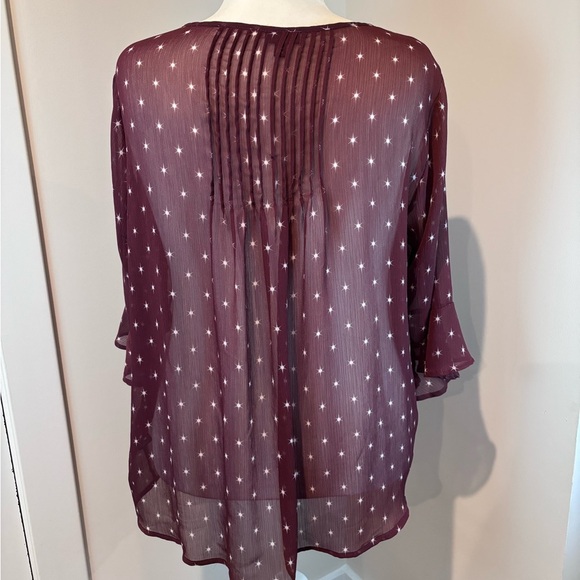 Torrid Size 2 Maroon Star Print Sheer Blouse • 100% Polyester - Picture 4 of 14